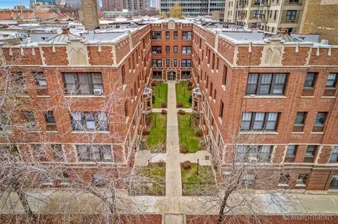 512 W Cornelia Ave, Chicago, IL 60657