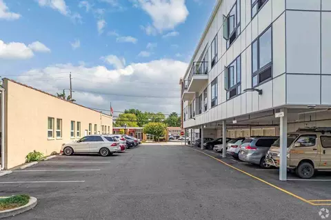 12-36 River Rd, Fair Lawn, NJ 07410
