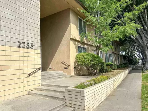 2233 W Main St, Alhambra, CA 91801