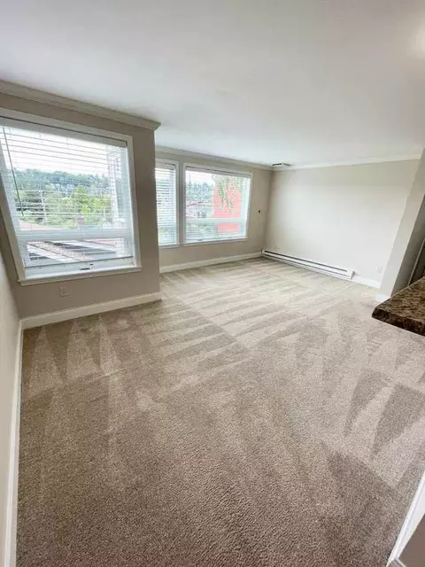 1410 W Raye St, Seattle, WA 98119