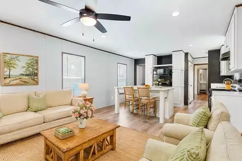 179 Shoshoni Trl, Lockhart, TX 78644