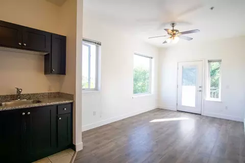 103 S Meade St, Portland, OR 97201