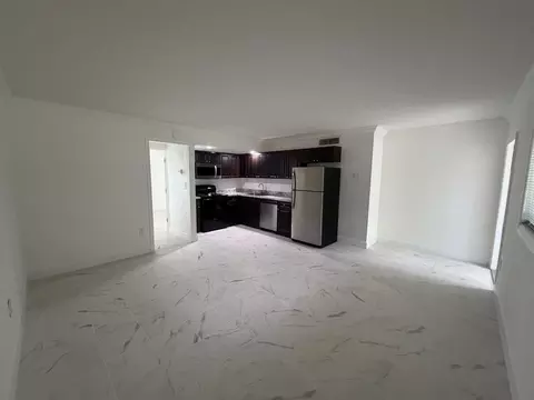 7609 NW 42nd Pl, Sunrise, FL 33351