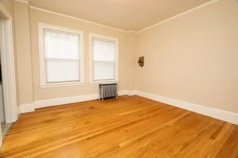 4929 SE Hawthorne Blvd, Portland, OR 97215