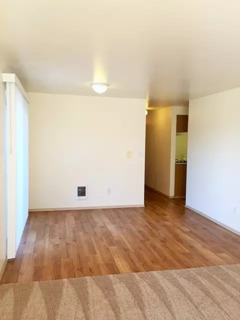 2021 NE 90th St, Seattle, WA 98115