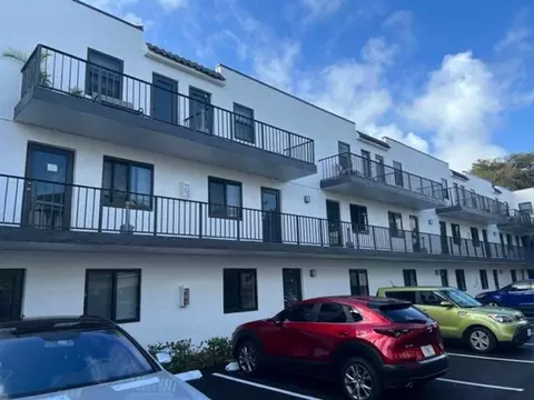 2705 NE 9th Ave, Wilton Manors, FL 33334