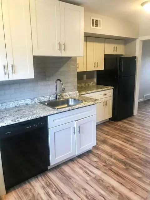 9032 Gravois View Ct, Affton, MO 63123