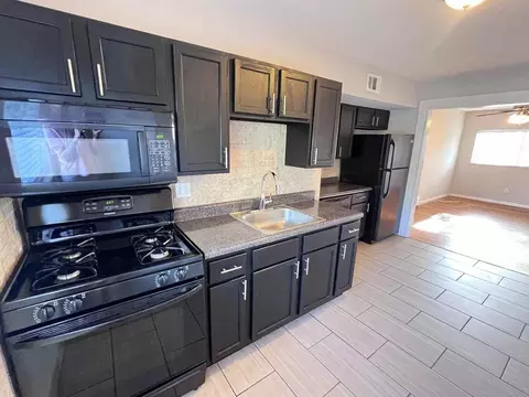 9032 Gravois View Ct, Affton, MO 63123