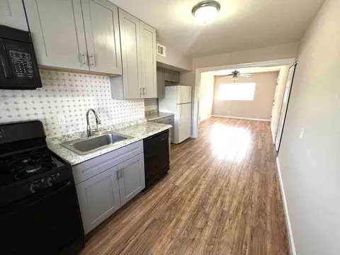 9032 Gravois View Ct, Affton, MO 63123