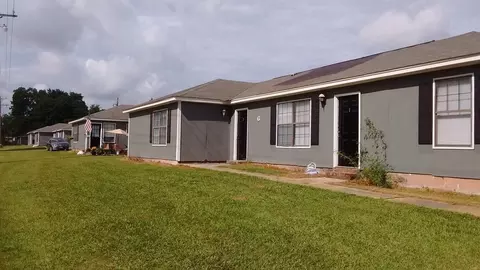 4864 Bemiss Rd, Valdosta, GA 31605