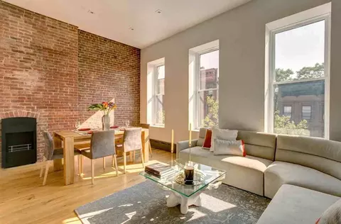 W 122nd St, New York, NY 10027