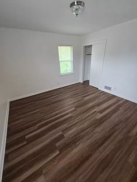 2303 Terrier Ct, Louisville, KY 40218