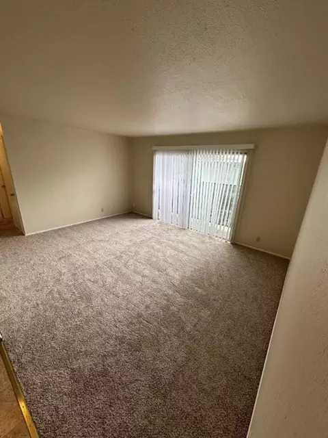 586 Berry Ave, Hayward, CA 94544