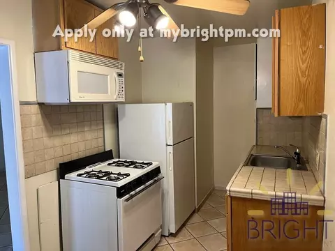 2812 D St, Sacramento, CA 95816
