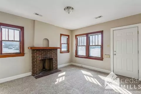 405 N Hillside St, Wichita, KS 67214