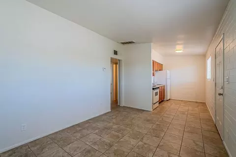 5632 S Montezuma St, Phoenix, AZ 85041 photo 4