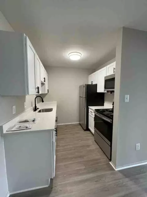 901 St Louis Street 333 W Marshall St, Ferndale, MI 48220