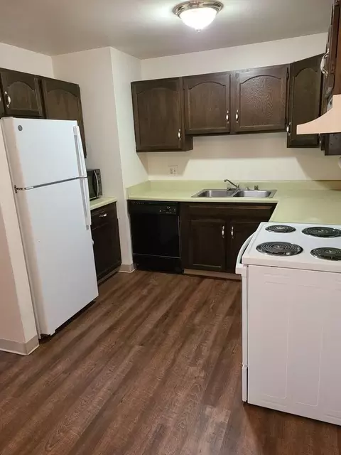 214 Royal Ct, Appleton, WI 54915 photo 3