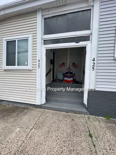 427 S Main St, Williamstown, NJ 08094
