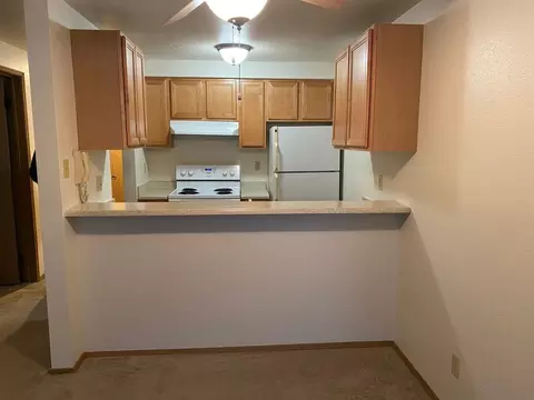 910 N 104th St, Seattle, WA 98133 photo 4