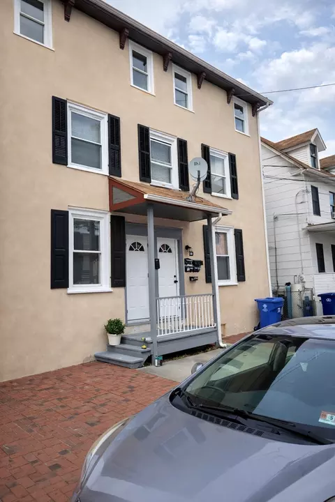 55 Church St, Mount Holly, NJ 08060
