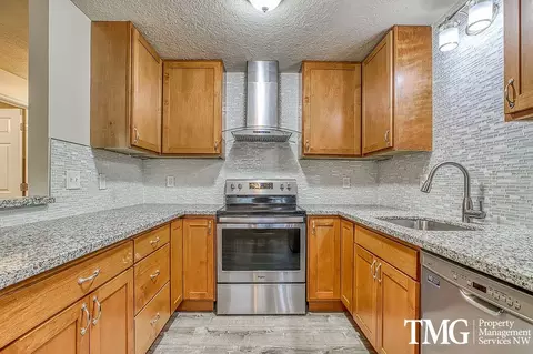 1313 NE 131st Pl, Portland, OR 97230