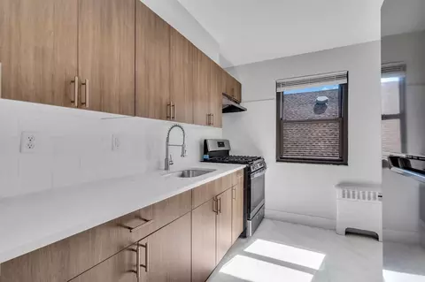 508 Broad Ave, Palisades Park, NJ 07650