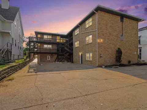 1130 S 31st St, Omaha, NE 68105
