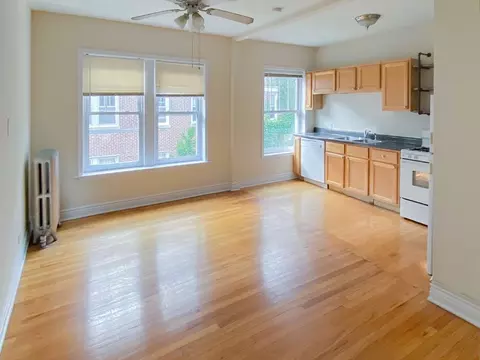 5208 N Damen Ave, Chicago, IL 60625