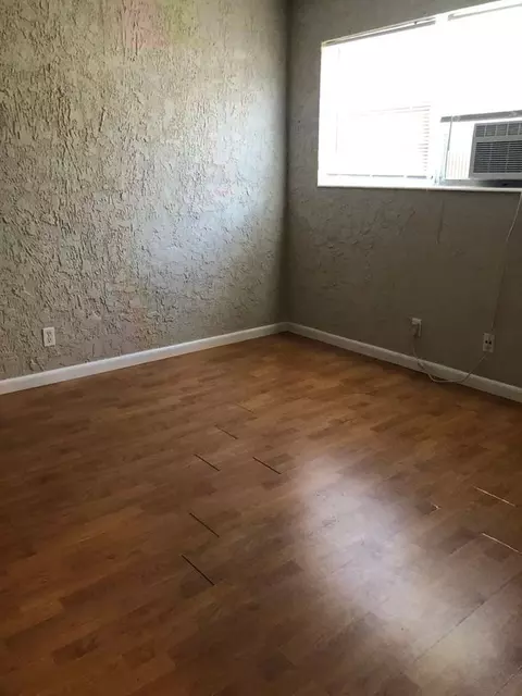 2037 SE 3rd St, Deerfield Beach, FL 33441