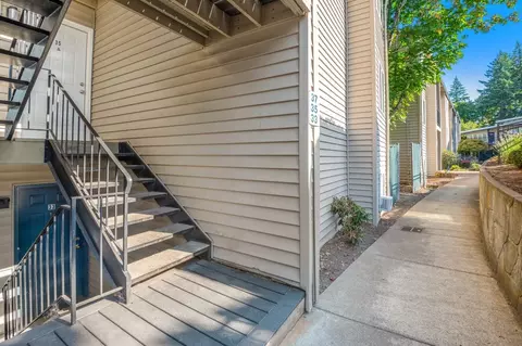 4735 SW Luradel St, Portland, OR 97219