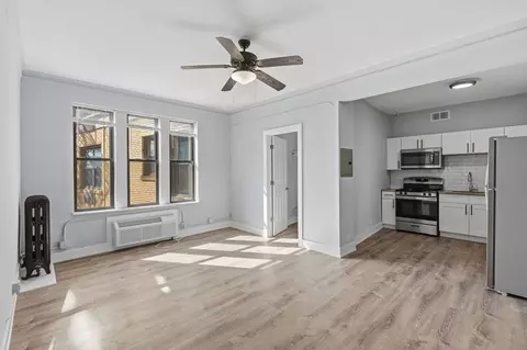 6807 N Sheridan Rd, Chicago, IL 60626
