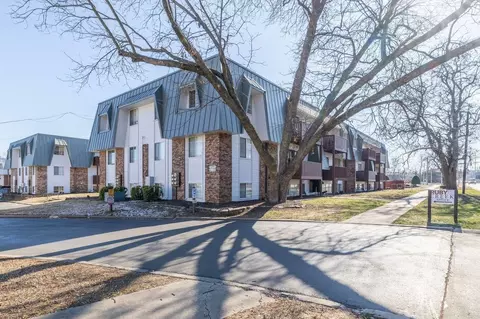 1764 N Leverett Ave, Fayetteville, AR 72703