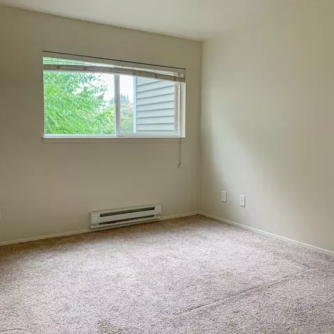910 N 104th St, Seattle, WA 98133 photo 5
