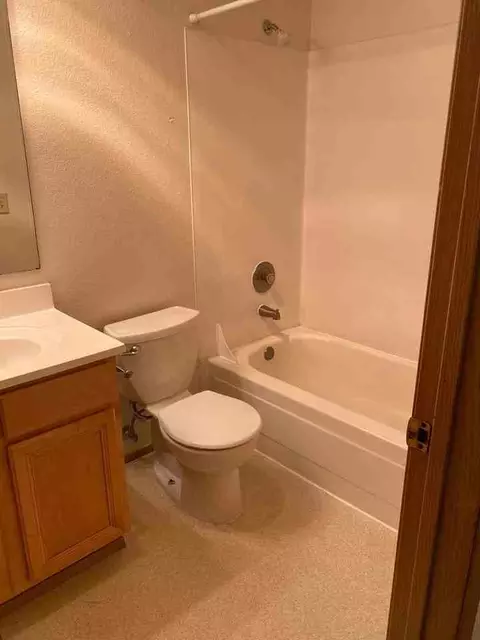 910 N 104th St, Seattle, WA 98133 photo 16