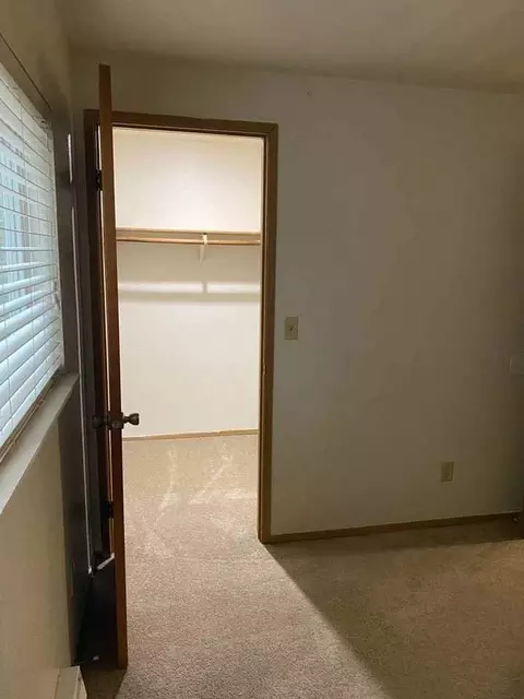 910 N 104th St, Seattle, WA 98133 photo 12