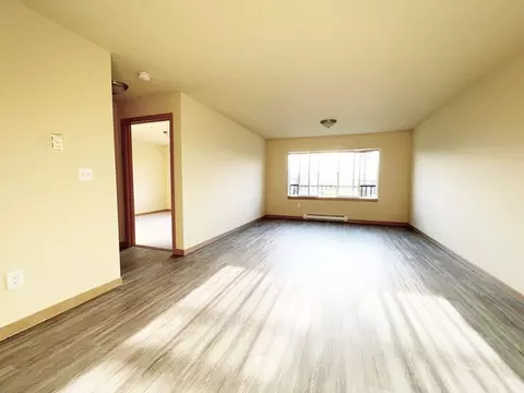 301 N 104th St, Seattle, WA 98133