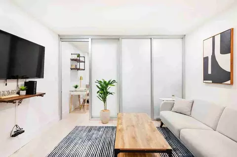 E 75th St, New York, NY 10021