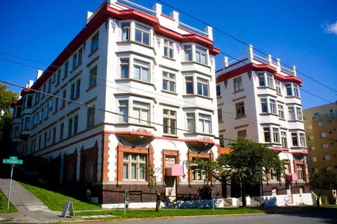 620 W Olympic Pl, Seattle, WA 98119