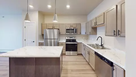 1631 4th St NE, Watertown, SD 57201