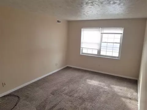 611 N Meridian St, Greenwood, IN 46143