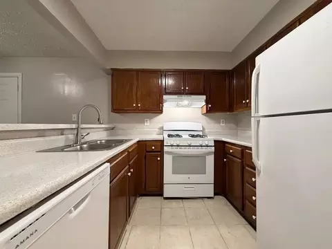 8483 Pineland Dr, Jonesboro, GA 30238
