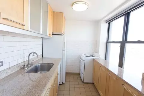 5200 S Blackstone Ave, Chicago, IL 60615