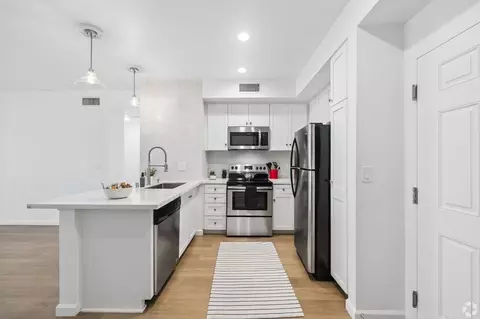 3400 Cahuenga Blvd W, Los Angeles, CA 90068