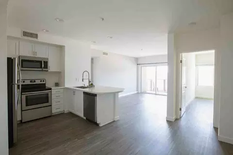 3400 Cahuenga Blvd W, Los Angeles, CA 90068