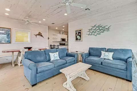 2727 S 11th St, Port Aransas, TX 78373