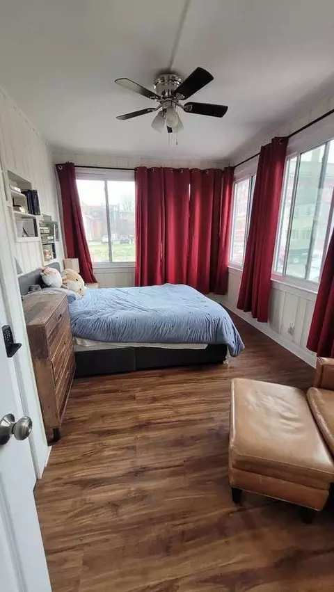 240 2nd St, Troy, NY 12180