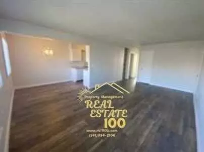 717 SW 6th St, Newport, OR 97365