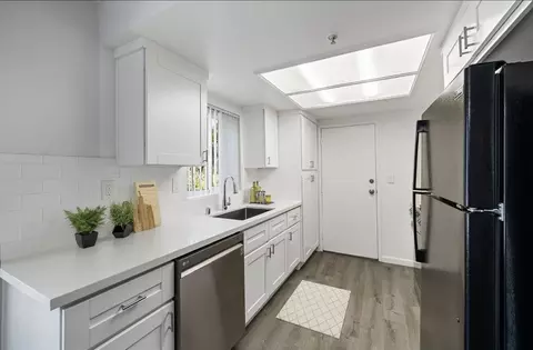 615 N Juanita Ave, Los Angeles, CA 90004