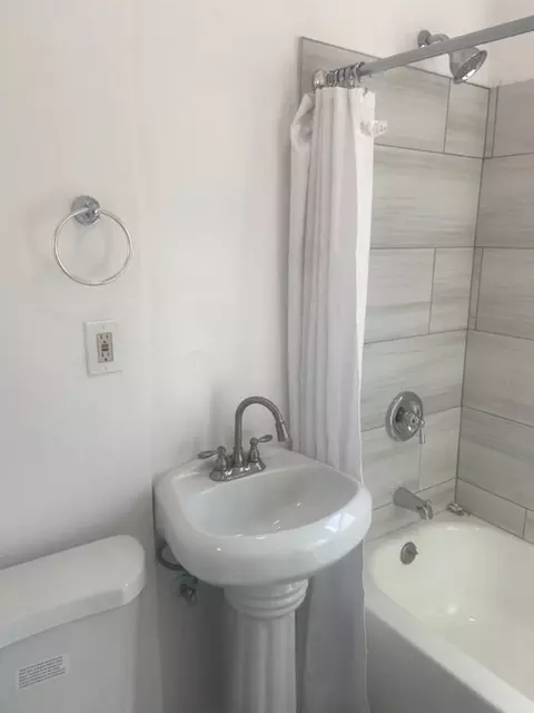 1018 W 57th St, Los Angeles, CA 90037